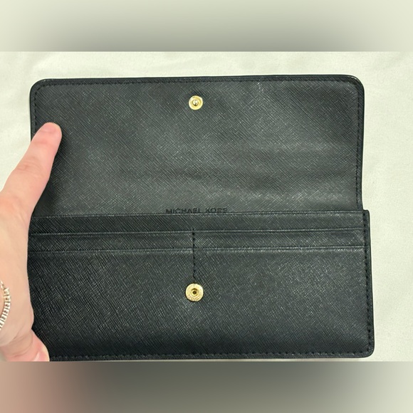 Michael Kors Saffiano Long Wallet - Picture 5 of 10